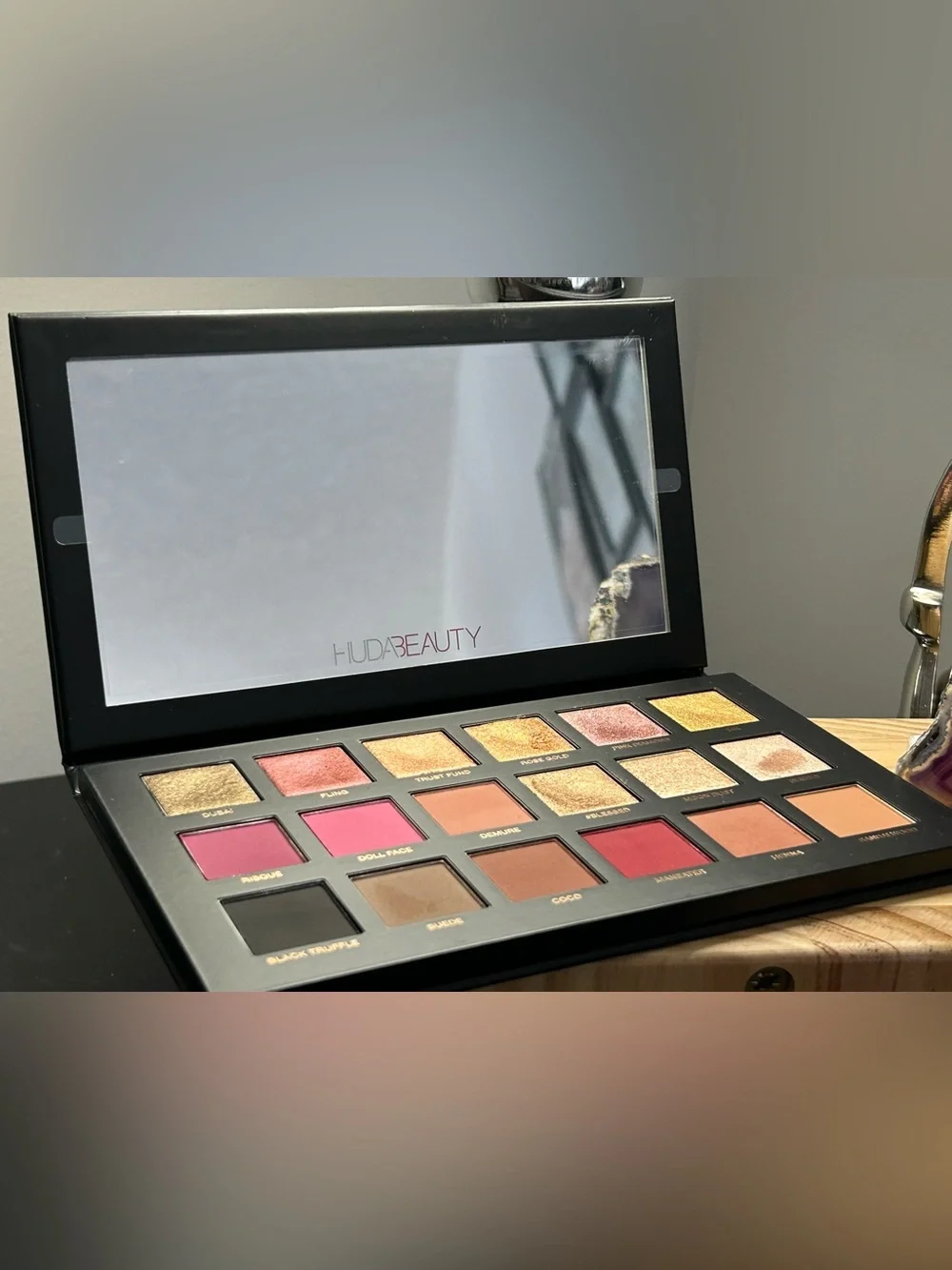 HUDA BEAUTY remastered rich